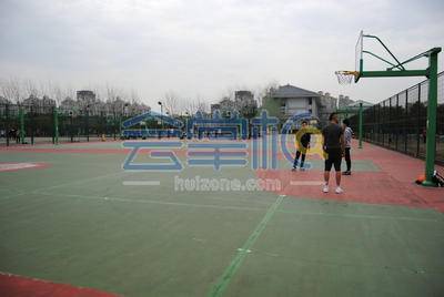 上海外国语大学松江校区室外篮球场基础图库10